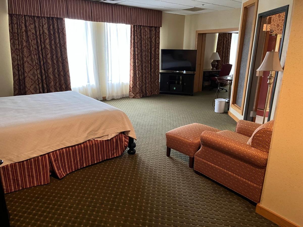 Days Inn & Suites By Wyndham Sutton Flatwoods Buitenkant foto