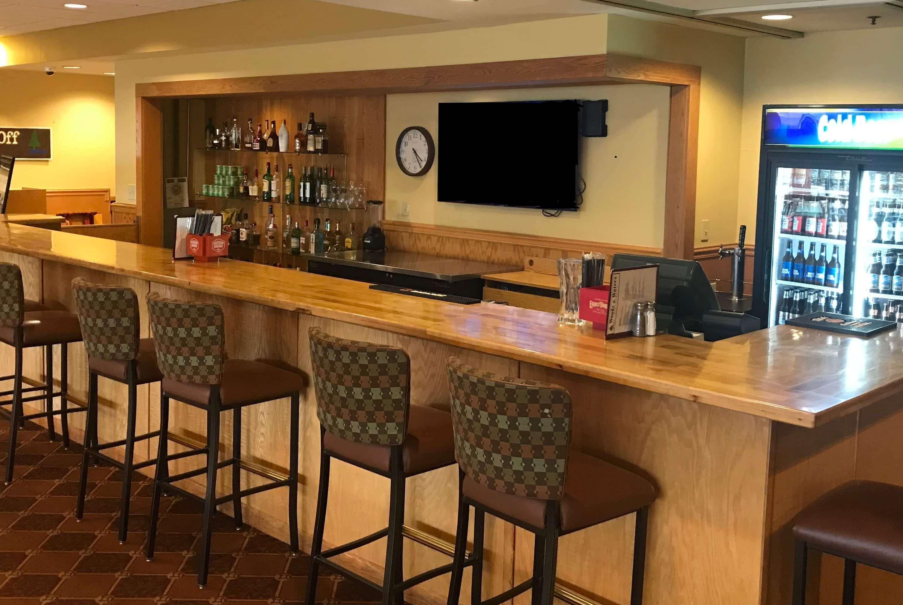 Days Inn & Suites By Wyndham Sutton Flatwoods Buitenkant foto