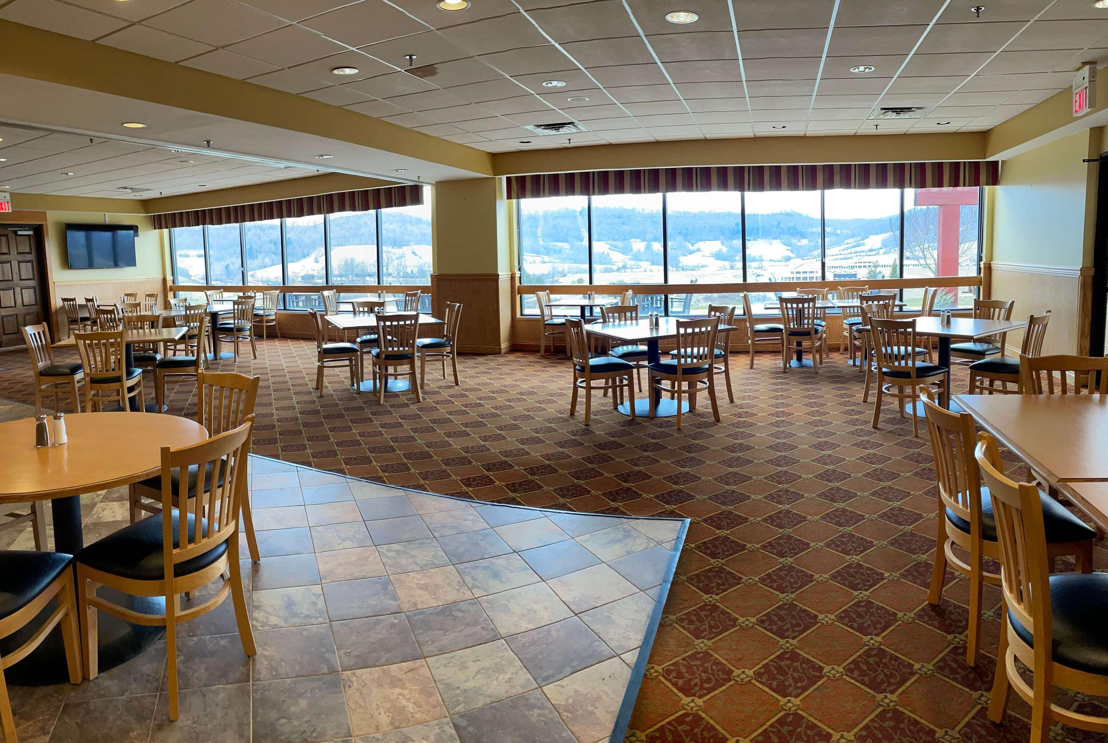 Days Inn & Suites By Wyndham Sutton Flatwoods Buitenkant foto